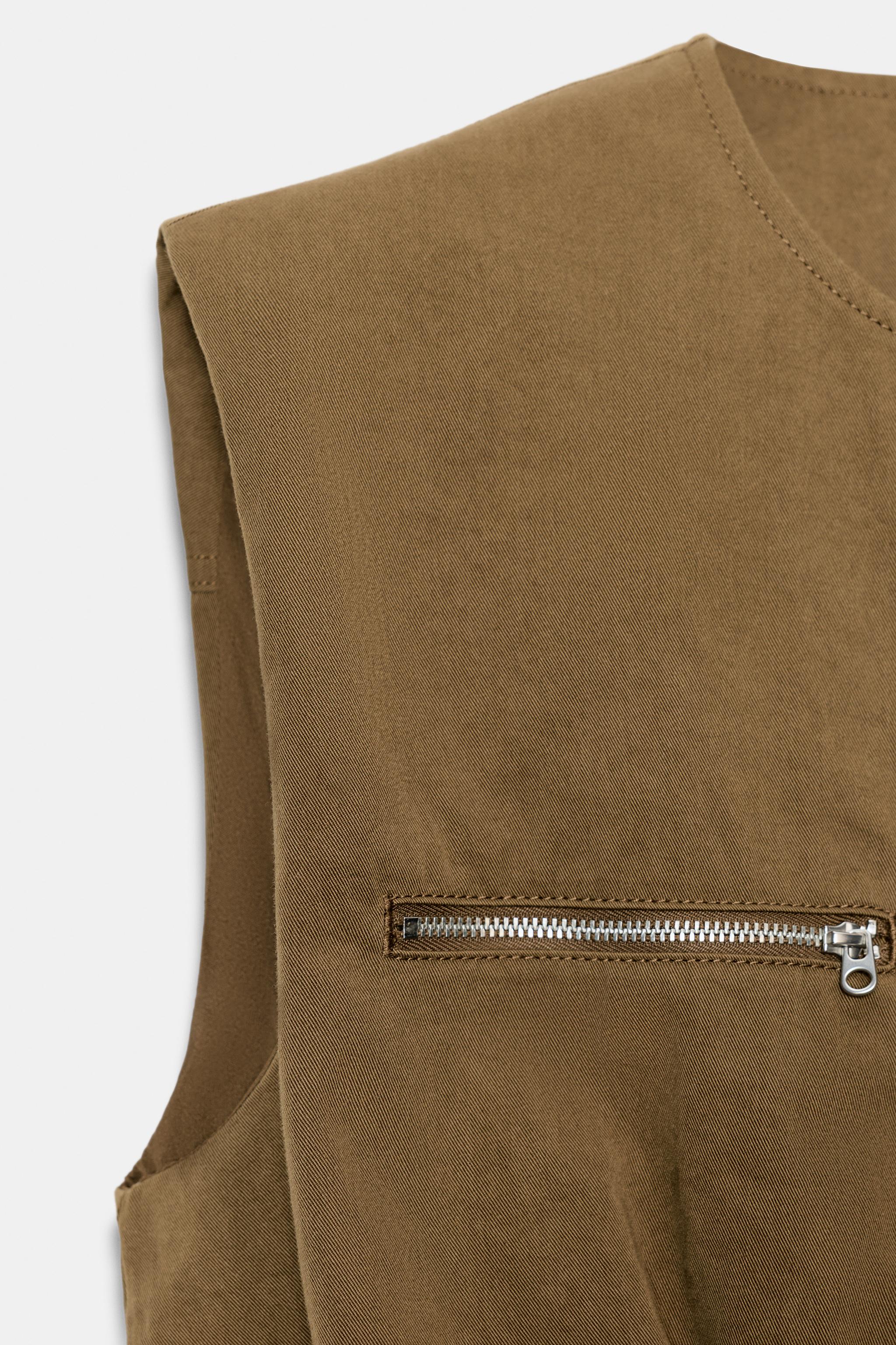 PUFFER VEST WITH ZIPPERS